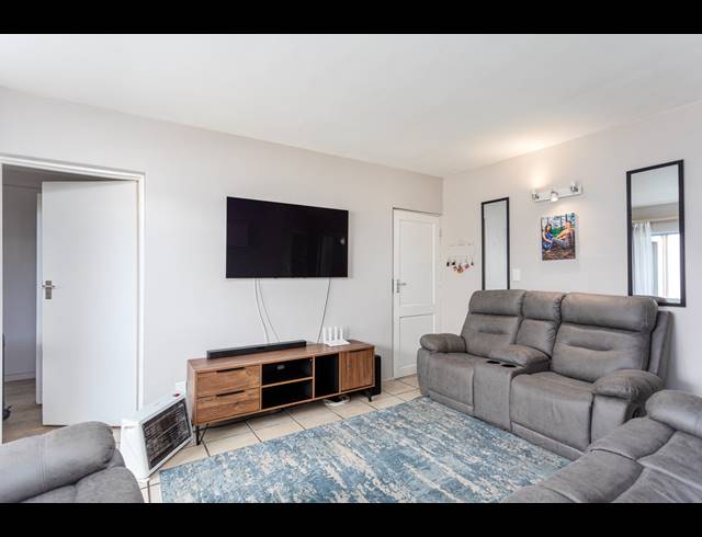 3 BEDROOM APARTMENT RENTED IN DURBANVILLE CENTRAL